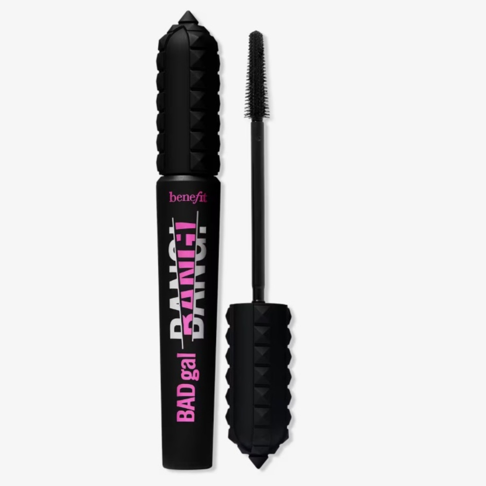 Benefit Cosmetics BADgal Bang! Mascara in Intense Pitch Black reach more lashes